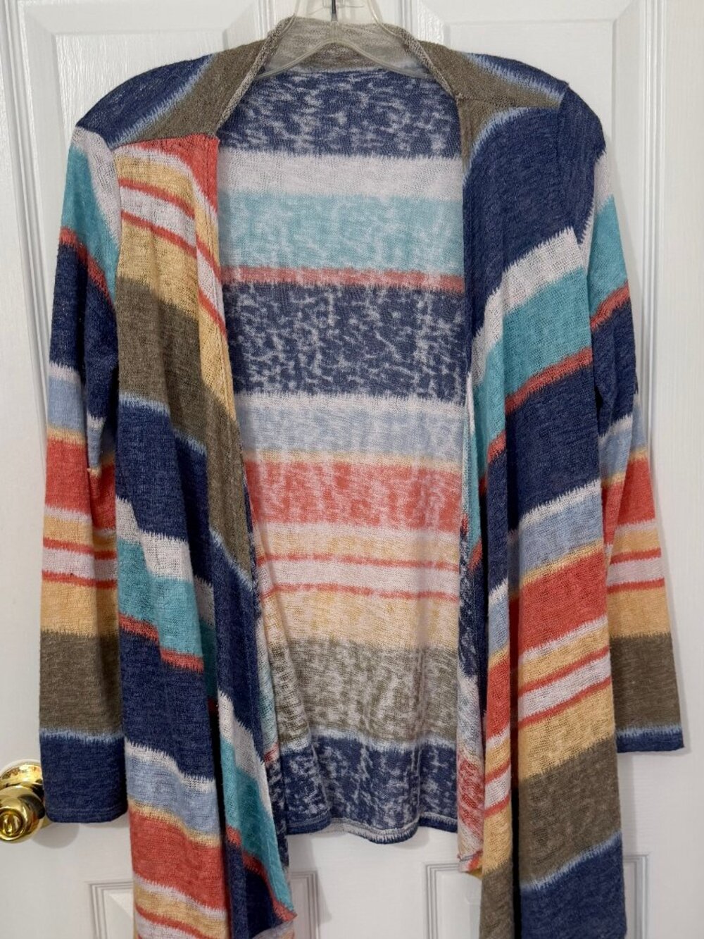 VERY NICE WHITE BIRCH MULTI COLOR STRIPES LIGHTWEIGHT SWEATER - SIZE SMALL